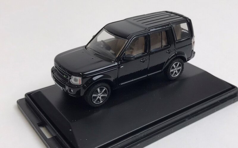 Oxford 1:76 Land Rover Discovery zwart