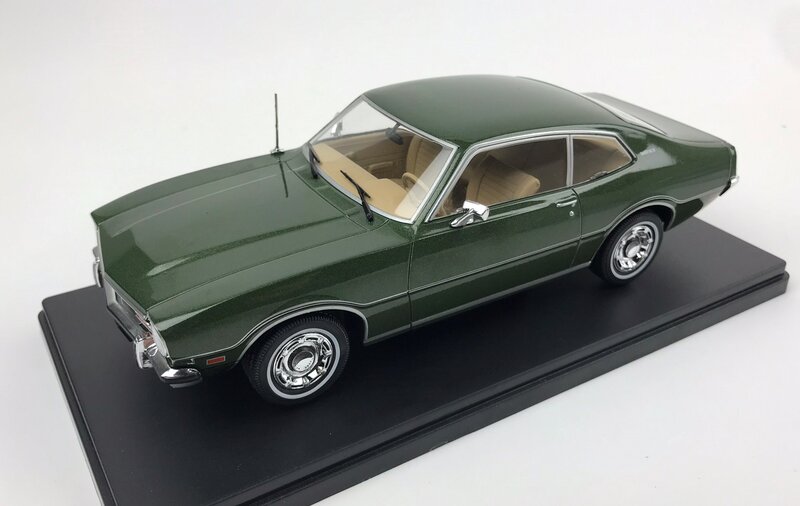 Atlas 1:24 Ford Maverick donkergroen 1974