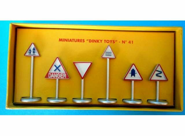 Dinky Toys 1:43 Set 6 Sign Road Int verkeerborden Dinky Toys no41 Atlas Edition