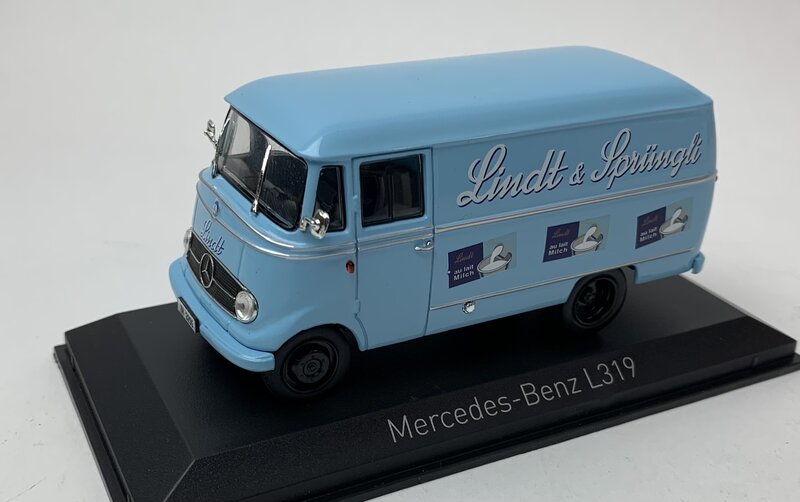 Norev 1:43 Mercedes Benz L319 1957 Lindt &amp; Srungli lichtblauw