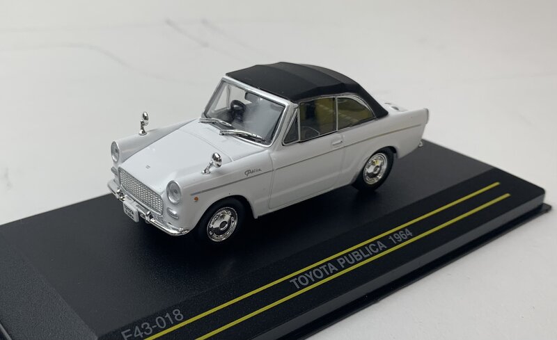 First43 1:43 Toyota Publica 1964 Cabrio wit gesloten cabrio RHD