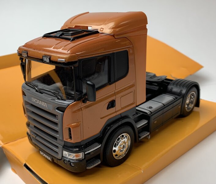 Welly 1:32 Scania R470 oranje