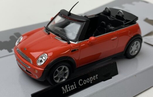 Cararama 1:43 Mini Cooper Cabriolet 2005 rood, in windowbox