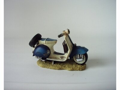 Polystone Vespa Mini blauw L 11cm x 6 cm H