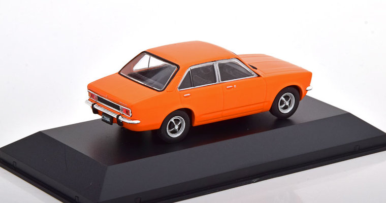 Atlas 1:43 Opel K 180 Kadett C4 Portes 1974 oranje, in blisterverpakking 