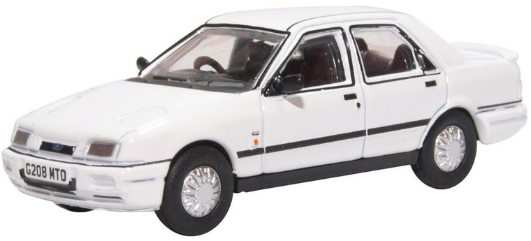 Oxford 1:76 Ford Sierra Sapphire wit 