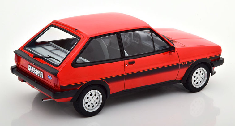 Norev 1:18 Ford Fiesta XR2 1982 rood, gesloten model