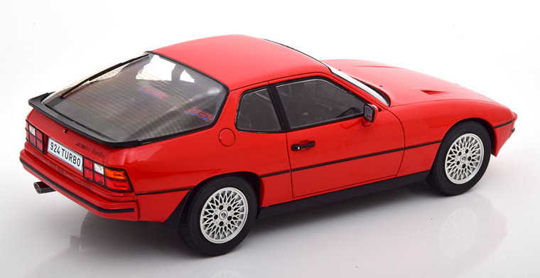 MCG 1:18 Porsche 924 Turbo 1979 rood