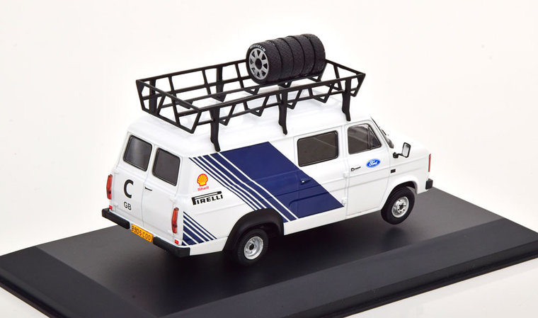 IXO 1:43 Ford Transit MK2 Rally Assistance 1986 met accessoires