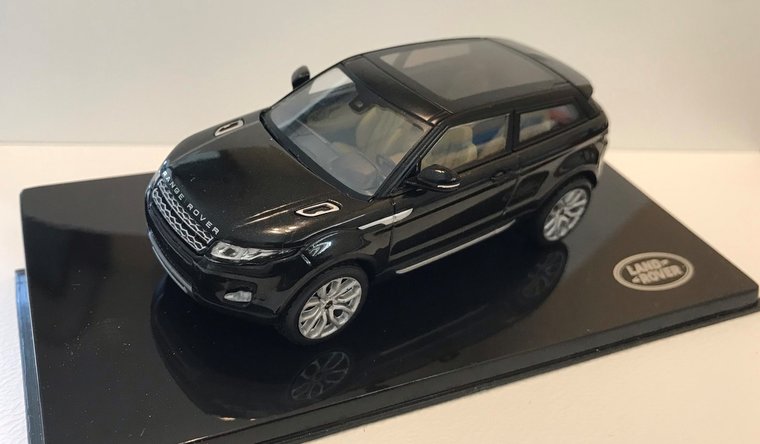 IXO 1:43 Range Rover Evoque 3 doors, santorini black in dealerverpakking