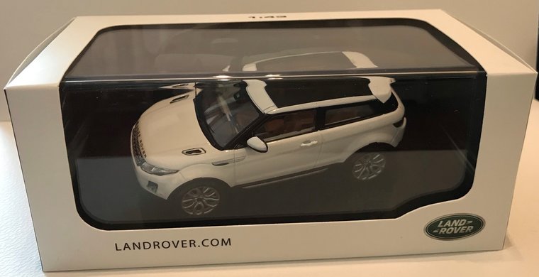 IXO 1:43 Range Rover evoque 3 doors, fuji white in dealerverpakking