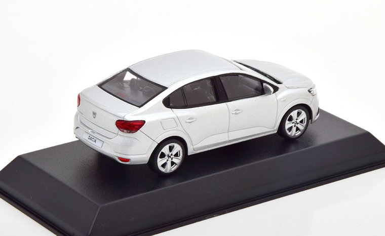 Norev 1:43 Dacia Logan 2021 zilver metallic