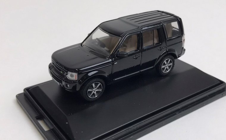 Oxford 1:76 Land Rover Discovery zwart