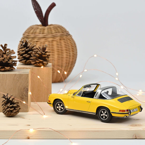 Norev 1:18 Porsche 911 E Targa 1969 - Yellow