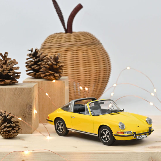 Norev 1:18 Porsche 911 E Targa 1969 - Yellow