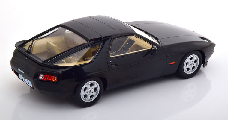 MCG 1:18 Porsche 928 S 1980 zwart