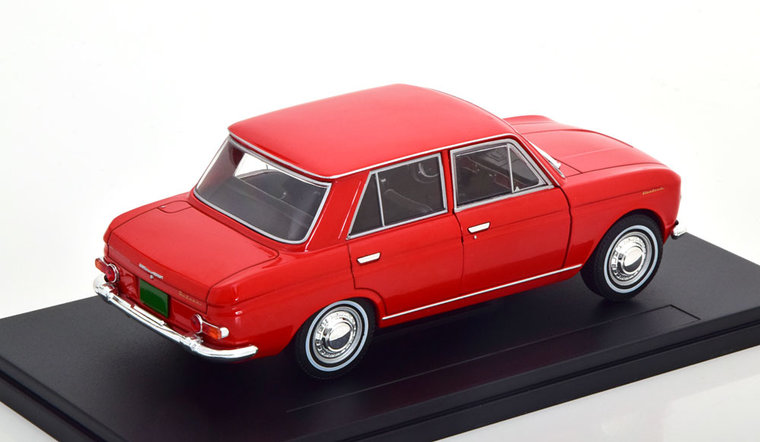 Atlas 1:24 Datsun 410 Bluebird 1964 rood in blisterverpakking