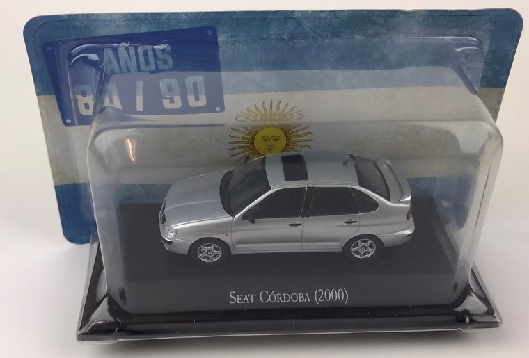 Atlas 1:43 Seat Cordoba 2000 zilver in blisterverpakking