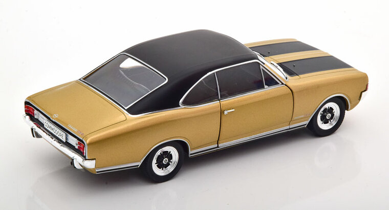 Whitebox 1:24 Opel Commodore A GS-E Coupe goud matt zwart