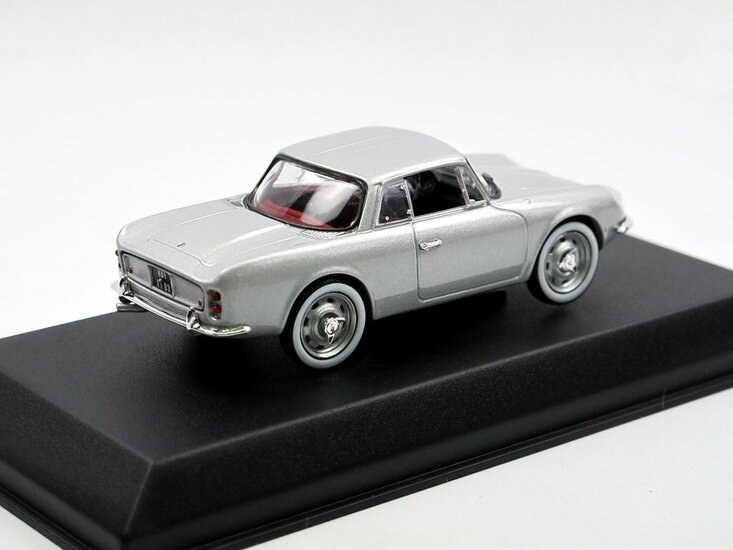 Norev 1:43 Renault Alpine A108 Coup&eacute; 2 + 2 1961 zilver