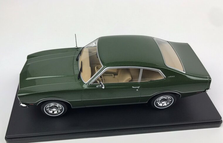 Atlas 1:24 Ford Maverick donkergroen 1974