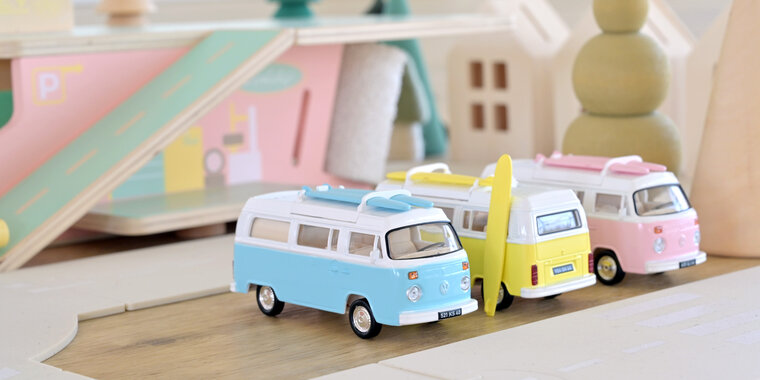 Norev 1:43 Volkswagen Combi T2b Camper Van 1973 Light Blue Jet-car