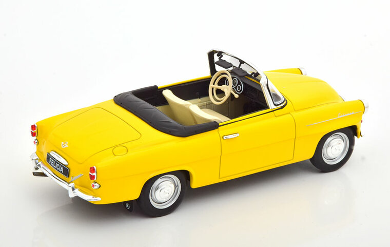 Whitebox 1:24 Skoda Felicia Cabrio, geel