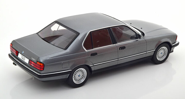 MCG 1:18 BMW 750i E32 grijs metallic 7er / 7 Serie