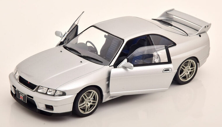 Whitebox 1:24 Nissan Skyline GT-R R33 zilver