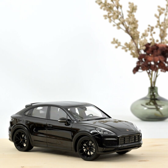 Norev 1:18 Porsche Cayenne S Coupe 2019 Black