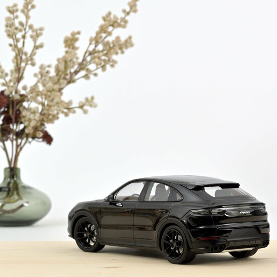 Norev 1:18 Porsche Cayenne S Coupe 2019 Black