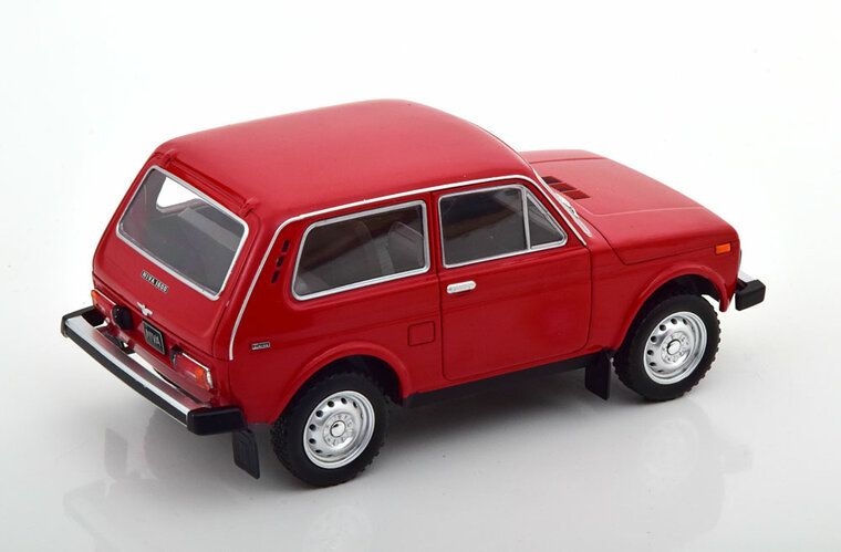 Whitebox 1:24 Lada Niva, rood