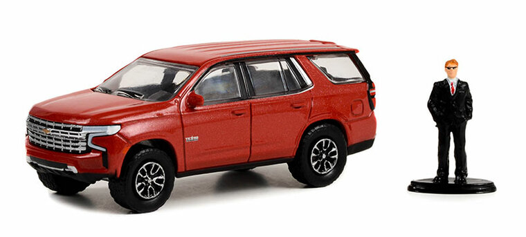 Greenlight 1:64 Chevrolet Tahoe LT Texas Edition2022  rood with Man in Suit, The Hobby Shop series 14