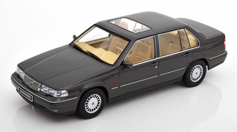 Triple9 Collection 1:18 Volvo 960 donkergrijs metallic 1996