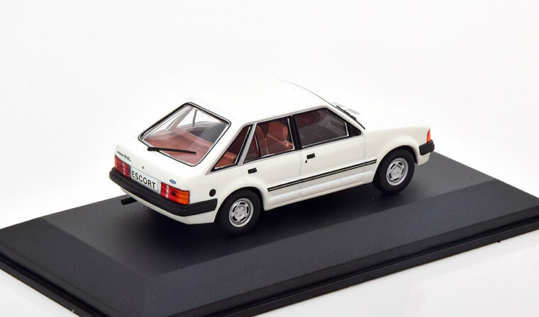 Atlas 1:43 Ford Escort GL 1982 wit in vitrine