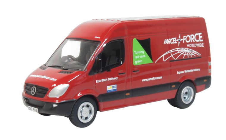 Oxford 1:76 Mercedes Sprinter Parcelforce rood