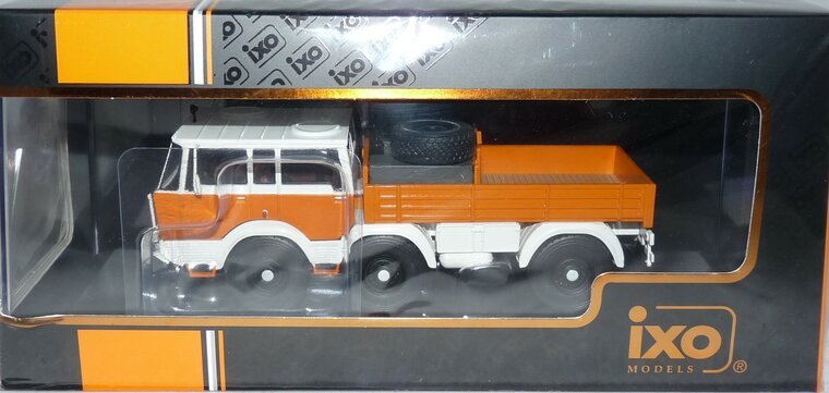 IXO 1:43 Tatra 813 6x6 oranje wit 1968