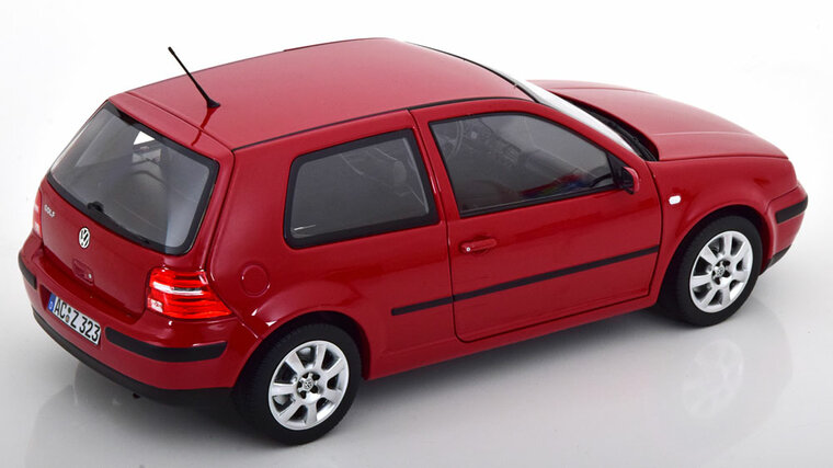 Norev 1:18 Volkswagen Golf IV 2002 rood