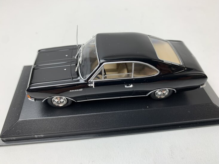 Minichamps 1:43 Opel Rekord C coupe 1966 zwart