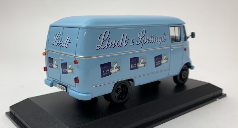 Norev 1:43 Mercedes Benz L319 1957 Lindt &amp; Srungli lichtblauw