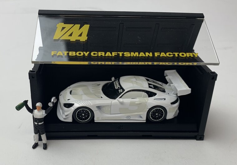 Tarmac 1:64 Mercedes Benz AMG GT3 no3 boxset incl. 4 modelautos, 6x Container, 3 figuren en accessoires Me X Like black special edition