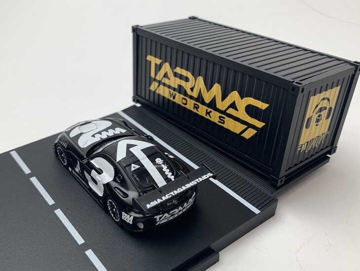 Tarmac 1:64 Mercedes Benz AMG GT3 no3 boxset incl. 4 modelautos, 6x Container, 3 figuren en accessoires Me X Like black special edition