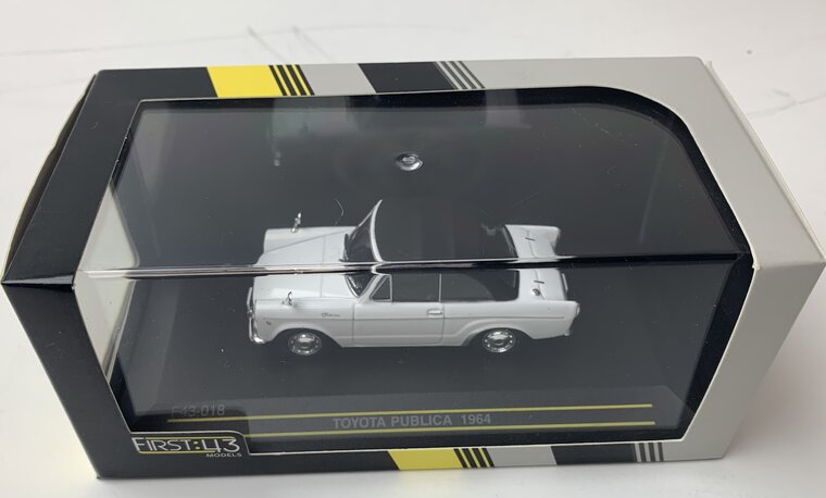 First43 1:43 Toyota Publica 1964 Cabrio wit gesloten cabrio RHD