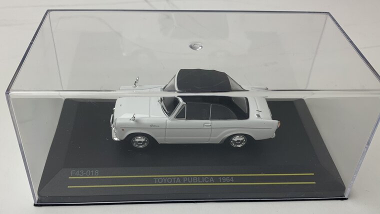 First43 1:43 Toyota Publica 1964 Cabrio wit gesloten cabrio RHD