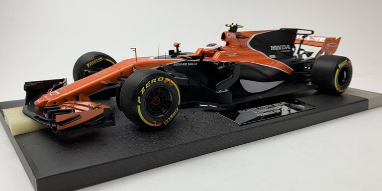 Minichamps 1:18 McLaren Honda Stoffel Vandoorne Chinese GP 2017