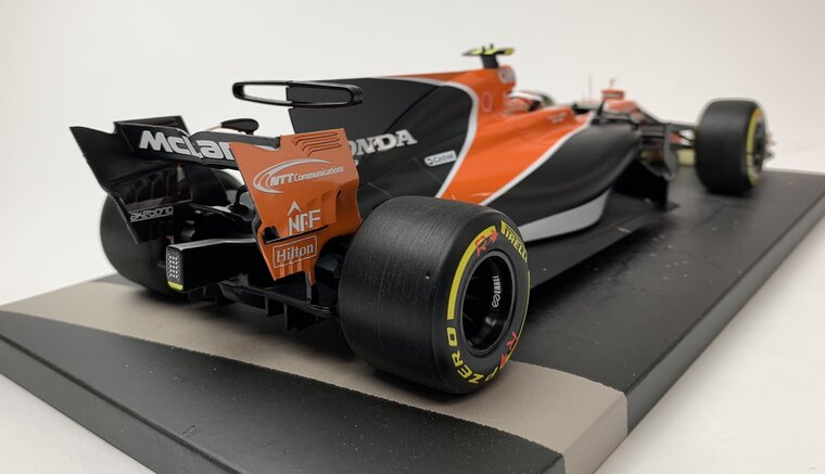 Minichamps 1:18 McLaren Honda Stoffel Vandoorne Chinese GP 2017