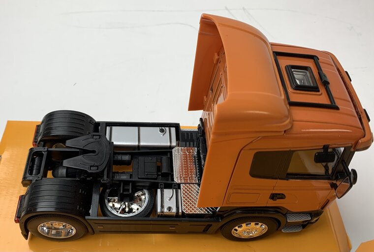 Welly 1:32 Scania R470 oranje