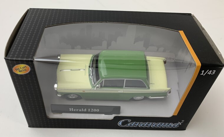 Cararama 1:43 Triumph Herald groen beige, in windowbox