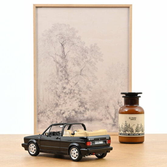 Norev 1:18 Volkswagen Golf Cabriolet 1992 Black