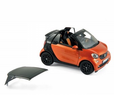 Norev 1:43 Smart For Two cabrio 2015 oranje zwart gloss